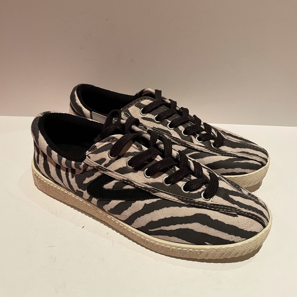 Tretorn Women's NYLite 37 Plus Leather Fashion Sneakers Size 6
